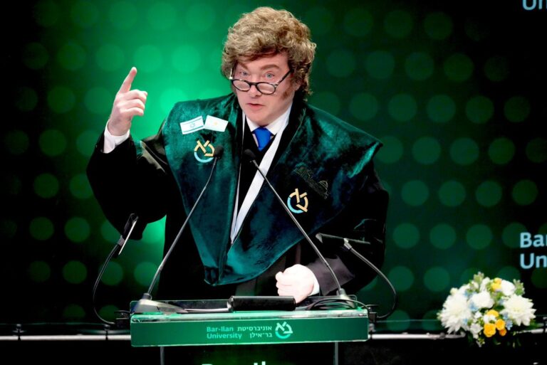 El presidente Javier Milei durante la ceremonia de entrega del diploma Honoris Causa en la Universidad de Bar-Ilan, Israel.