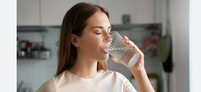 Nutricionista Ana Chezzi durante una entrevista explicando consejos de alimentación