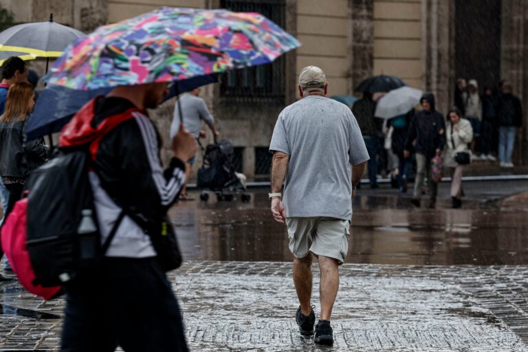Mapa de alertas meteorológicas de España con zonas en amarillo por nieve, lluvia y viento