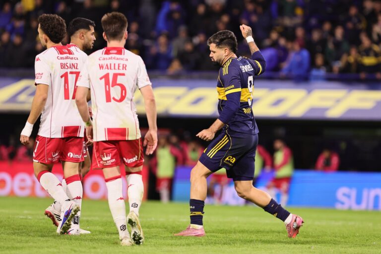 Jugadores de Boca Juniors entrenando en el predio de Ezeiza, previo al partido contra Cruzeiro por la Copa Libertadores