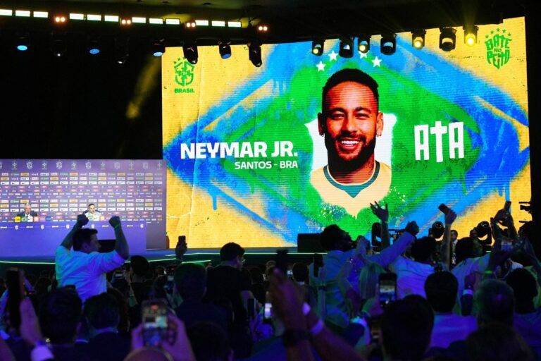 Neymar con la camiseta de Brasil