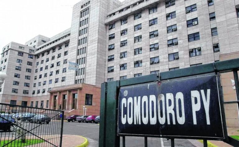 Fachada de los Tribunales de Comodoro Py, sede del TOF 7