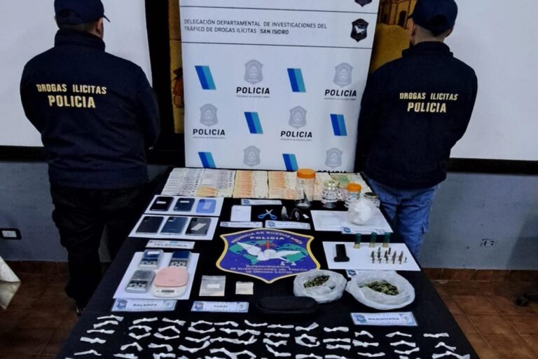 Operativo policial en Martínez con detenidos y drogas secuestradas