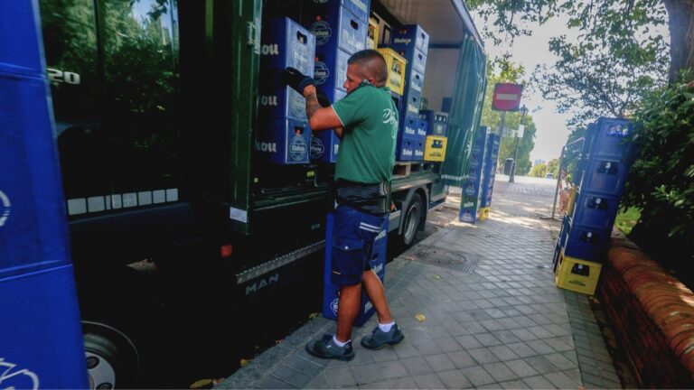 Gráfico de pirámide poblacional de España con proyección a 2070