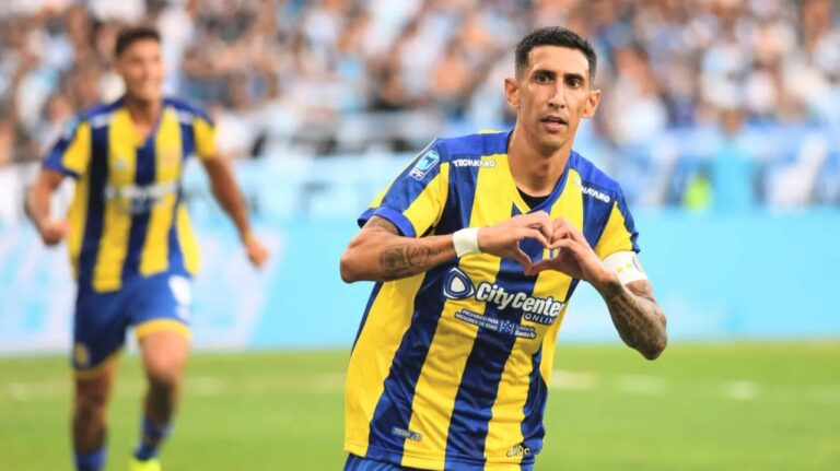Ángel Di María durante la previa del partido entre River y Rosario Central en el Monumental