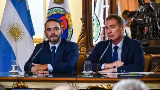 Gobernador de Corrientes Juan Pablo Valdés en conferencia de prensa