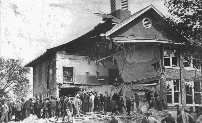 Restos de la escuela de Bath tras la explosión de 1927