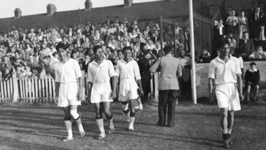 Selección de fútbol de India en los Juegos Olímpicos de Londres 1948, jugando descalzos