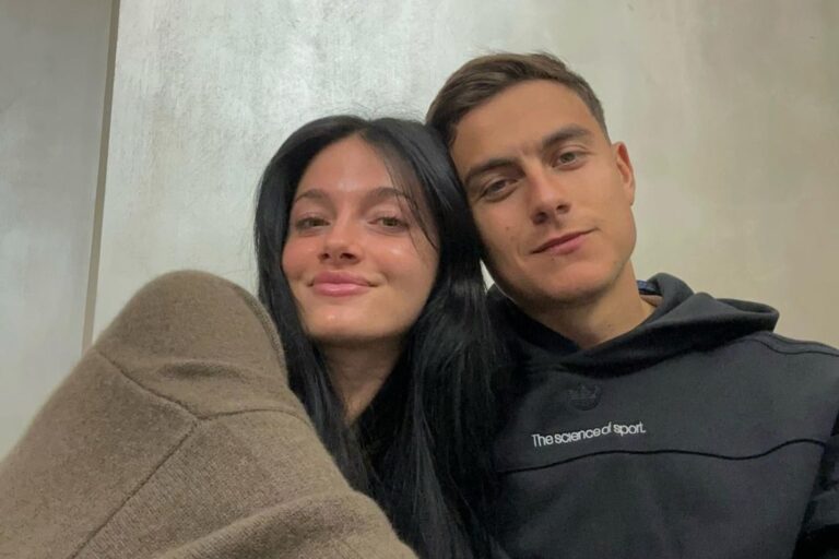 Oriana Sabatini y Paulo Dybala en un evento público