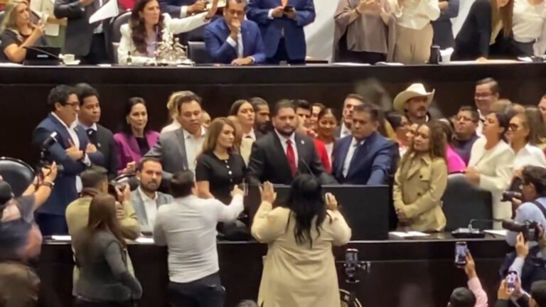Diputados en la tribuna de San Lázaro durante discusión de reforma judicial