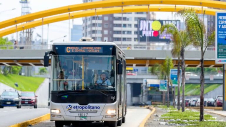 Estación Central del Metropolitano en Lima, donde se realiza la recuperación de objetos perdidos