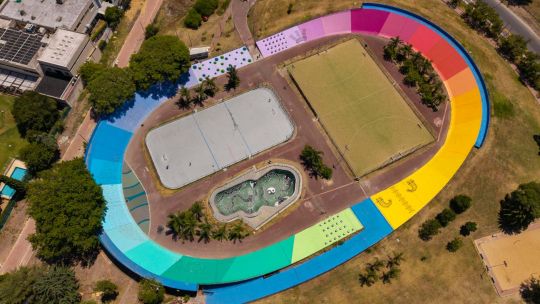 Vista del ex Velódromo de Palermo renovado con pista de skate y áreas verdes