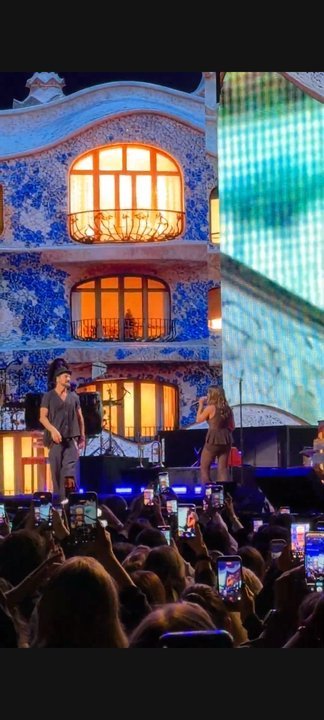 Soledad Pastorutti y Ricardo Arjona en el escenario del Movistar Arena