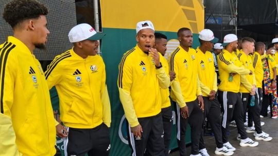 Plantel de la Selección de Sudáfrica en el aeropuerto de Johannesburgo