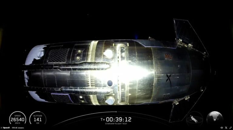 Nave Starship de SpaceX durante el vuelo de prueba
