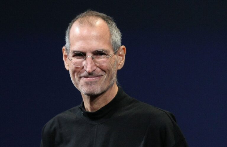 Steve Jobs durante una conferencia en 1983