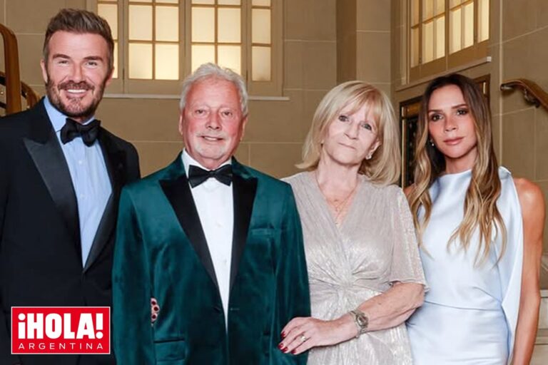 Victoria Beckham junto a su padre Anthony William Adams en su cumpleaños número 80 en el Hotel Café Royal de Londres
