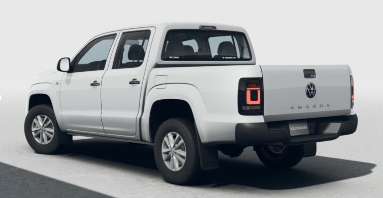 Volkswagen Amarok modelo 2026 exhibida en concesionario