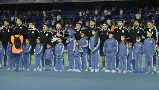 Jugadores de la Selección Argentina en el campo de juego durante el Mundial 2026
