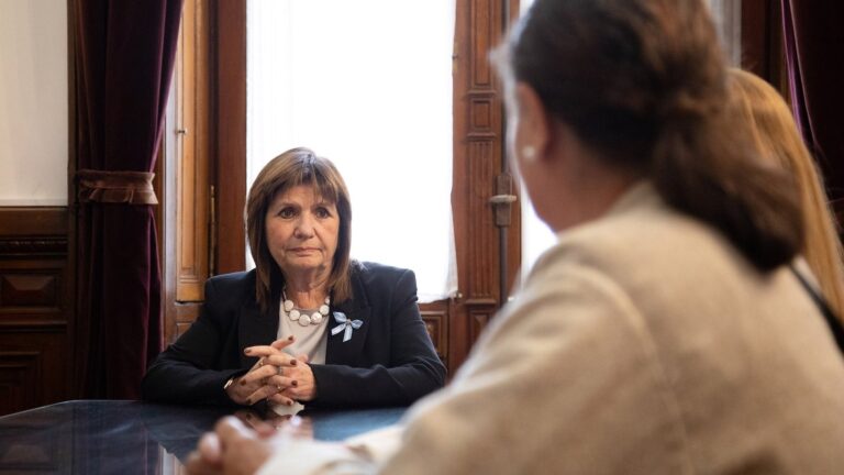 Senadores en la reunión de Labor Parlamentaria