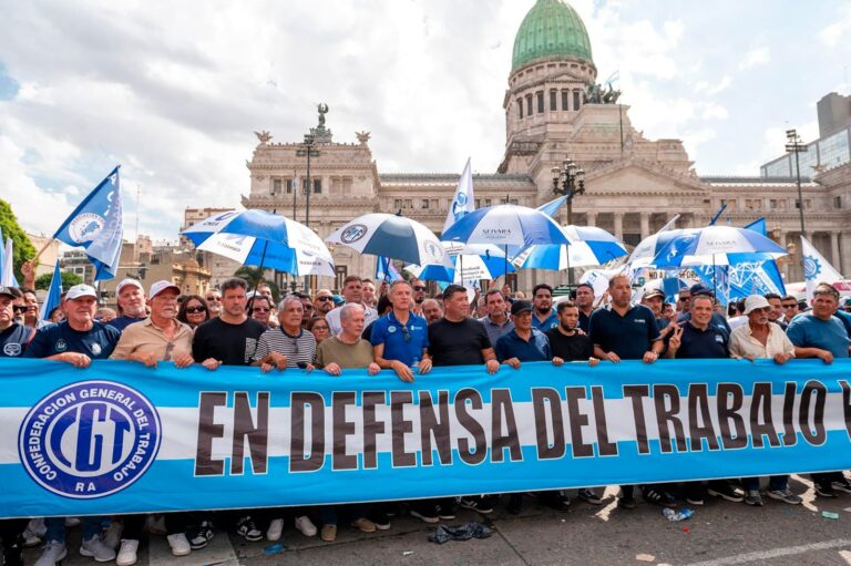 Reunión del Consejo Directivo de la CGT en la sede de Azopardo 802