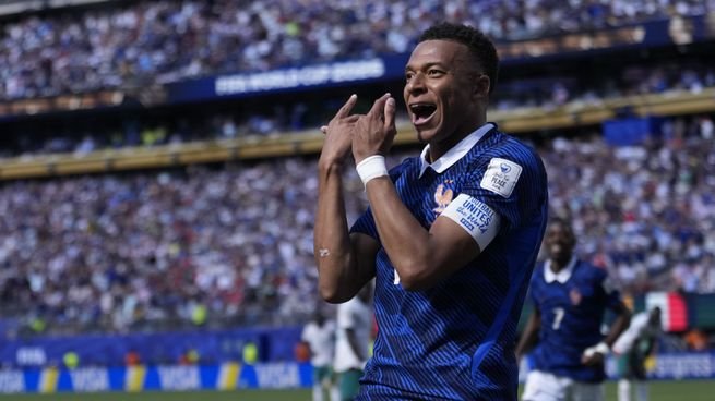 Kylian Mbappé celebrando un gol en el partido Francia vs Senegal en el MetLife Stadium