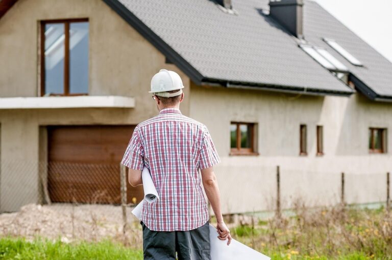 Imagen ilustrativa de una vivienda en construcción con deficiencias estructurales