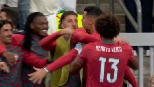 Cristiano Ronaldo celebrando su gol ante Uzbekistán en el Mundial 2026