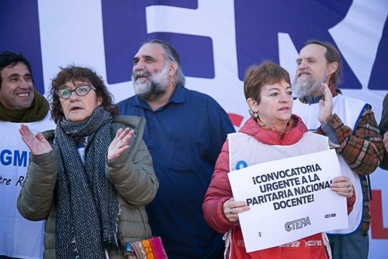 Docentes durante una protesta en la provincia de Buenos Aires