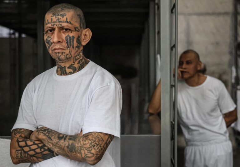 Fiscalía salvadoreña en tribunal durante alegatos finales contra cabecillas de la MS-13