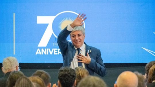 Gerardo Omar Larroza, rector reelecto de la UNNE, durante la Asamblea Universitaria en el Campus Cabral de Corrientes