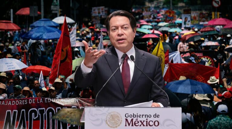 Docentes durante una movilización en la Ciudad de México