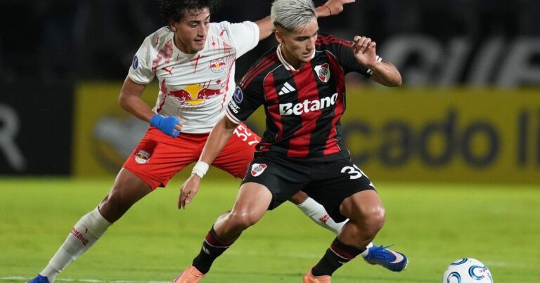 Ian Subiabre durante un partido de fútbol