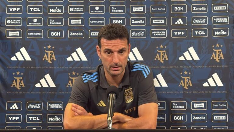 Lionel Scaloni durante un entrenamiento de la Selección Argentina
