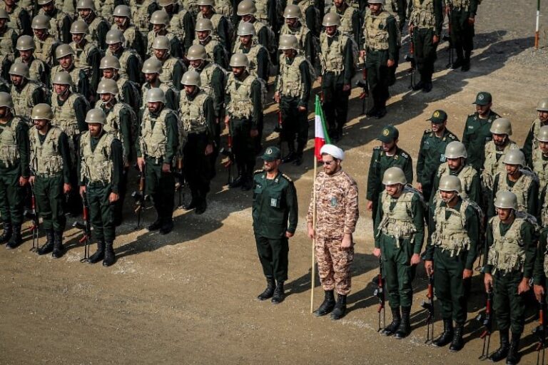 Comandante iraní Majid Mousavi en conferencia de prensa militar