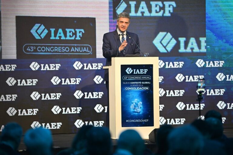 Jorge Macri hablando en el 43° Congreso del IAEF en el Centro de Convenciones de Buenos Aires