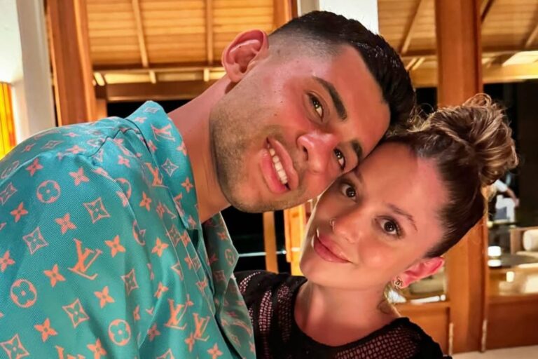 Karen Cavaller y Cuti Romero en un evento familiar