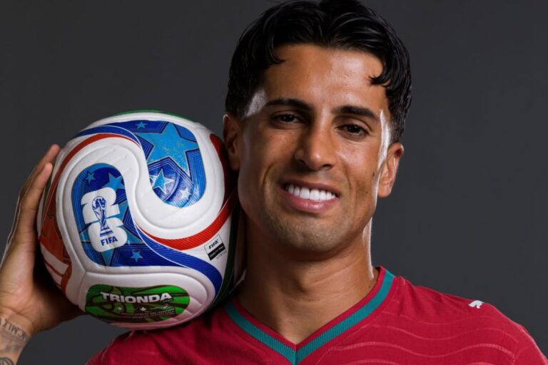 João Cancelo durante un partido con la camiseta del Barcelona