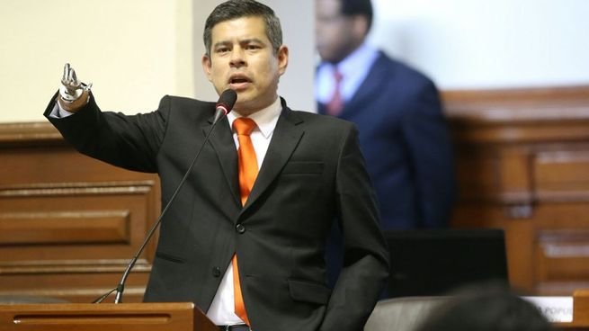 Retrato de Luis Galarreta, candidato a vicepresidente de Perú
