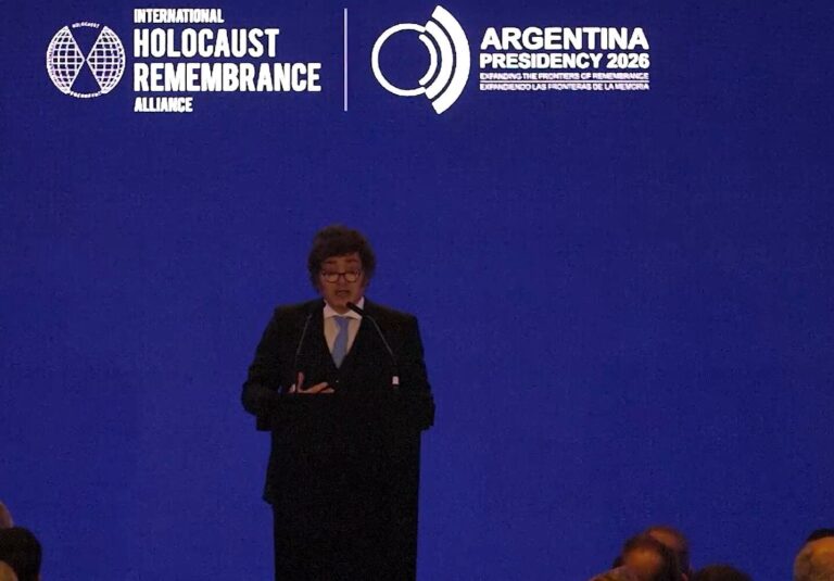 El presidente Javier Milei habla en el plenario de la IHRA en Buenos Aires