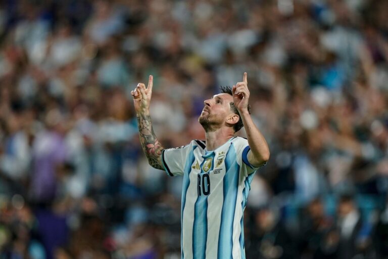 Lionel Messi celebrando un gol durante el partido Argentina vs Argelia en el Mundial 2026