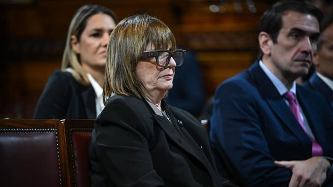 Patricia Bullrich y Manuel Adorni en la Casa Rosada