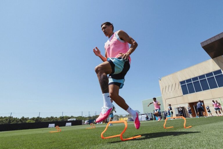 Lionel Scaloni durante un entrenamiento de la Selección argentina
