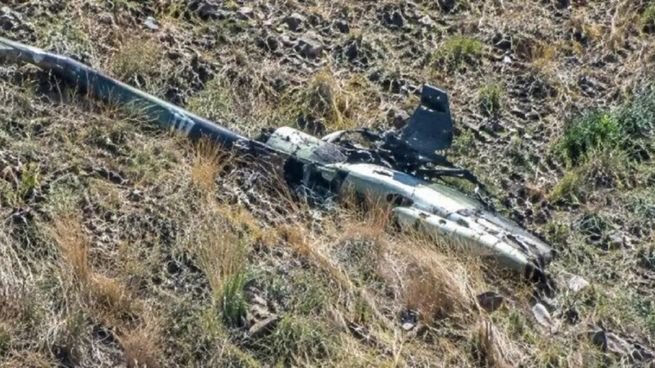 Restos de avioneta militar Cessna FAB-409 en zona montañosa de Cochabamba