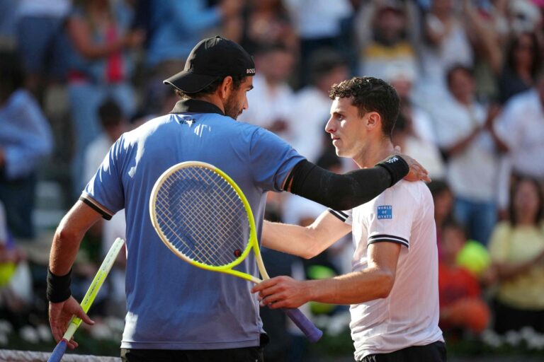 Juan Manuel Cerúndolo durante su partido de octavos de final en Roland Garros