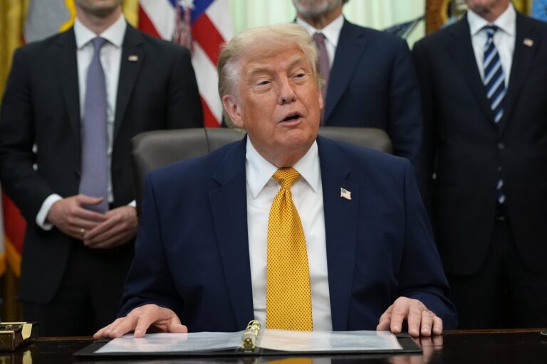 Presidente Donald Trump en conferencia de prensa