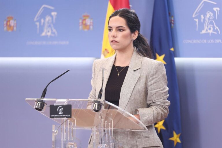 Pepa Millán, portavoz de Vox en el Congreso, durante una rueda de prensa