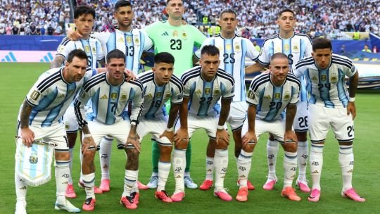 Jugadores de la selección argentina celebrando un gol ante Cabo Verde en el Mundial 2026