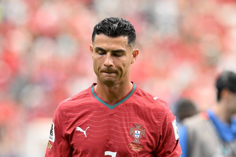 Cristiano Ronaldo con la camiseta de la selección de Portugal durante un partido