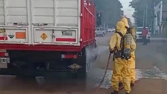 Operativo de emergencia por derrame de ácido nítrico en Villa María